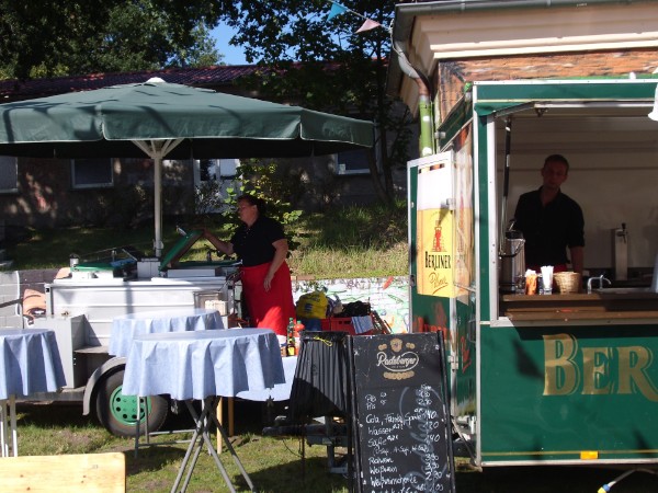 Unsere Feldküche und Bierwagen Unsere Feldküche und Bierwagen