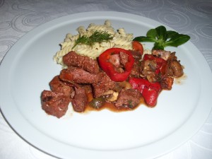 Ungarisches Gulasch auf Spirellis